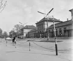 Hungary, Kaposvár, Budai Nagy Antal utca a Rákóczi térnél, jobbra a vasútállomás., 1969, Bojár Sándor, Fortepan #178059