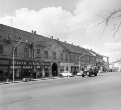 Hungary, Nagykanizsa, Fő (Lenin) út az Erzsébet (Szabadság) térnél., 1969, Bojár Sándor, knitwear, Fashion store, Fortepan #178096