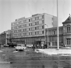 Magyarország, Nyíregyháza, Kossuth tér, szemben a Dózsa György úton a Szabolcs hotel., 1976, Bojár Sándor, Fortepan #178124