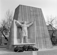 Magyarország, Budapest XX., Emlékezés (Hősök) tere, szovjet hősi emlékmű (Vilt Tibor, 1965.)., 1965, Bojár Sándor, szobor, Budapest, Fortepan #178314