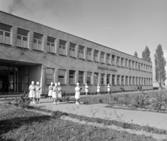 Magyarország, Szombathely, Paragvári utca 77. (akkor 13.), Egészségügyi Szakiskola (később Szombathelyi Művészeti Szakgimnázium)., 1965, Bojár Sándor, Fortepan #178354