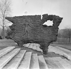 Hungary, Budapest I., Vérmező, a Budai Önkéntes Ezred emlékműve (Szabó Iván, Jurcsik Károly, 1967.)., 1969, Bojár Sándor, Budapest, Fortepan #178460