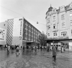 Bulgária, Plovdiv, a Hotel Bulgarija a Sztefan Sztambolov tér felől nézve., 1965, Bojár Sándor, Fortepan #178622