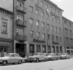 Szlovákia, Nyitra, Štefánikova trieda, Hotel Stalingrad., 1960, Bojár Sándor, Wartburg 311/312, Csehszlovákia, Fortepan #178681