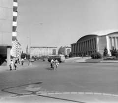 Románia, Bukarest, Strada Ion Câmpineanu (13 Decembrie), jobbra a Kongresszusi Csarnok (Sala Palatului)., 1965, Bojár Sándor, Fortepan #178770