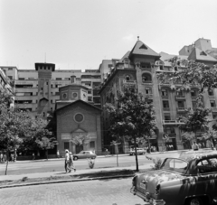 Románia, Bukarest, Strada Vasile Conta, szemben az un. Olasz templom., 1965, Bojár Sándor, Fortepan #178779