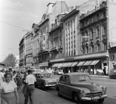 Magyarország, Budapest V., Kossuth Lajos utca az Astoria kereszteződés felé nézve, jobbra az Úttörő Áruház., 1960, Bojár Sándor, Budapest, Fortepan #178803