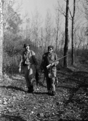 Magyarország, Ócsa, a felvétel a Kohó- és Gépipari Minisztérium Szabadság Vadásztársaságának fácán- és nyúlvadászatán készült., 1965, Bojár Sándor, vadászat, Fortepan #179267