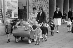 Germany, 1969, Bojár Sándor, GDR, baby carriage, Fortepan #179364