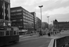 Finnország, Helsinki, Siltasaarenkatu, balra a Eläintarhantie, jobba a Hämeentie, szemben a távolban a Kallio-templom., 1967, Bojár Sándor, Fortepan #179452