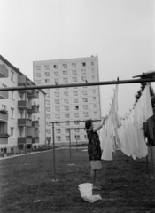 Germany, Ludwigsfelde, balra a Potsdamer Strasse épületeinek hátsó frontja, szemben a munkásszálló épülete., 1966, Bojár Sándor, GDR, Fortepan #179561