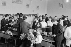 Magyarország, Budapest V., Papnövelde (Eötvös Loránd) utca 4-6. ELTE Apáczai Csere János Gyakorló Általános Iskola és Gimnázium, ballagás., 1967, Bojár Sándor, Budapest, Fortepan #179658