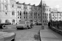 Oroszország, Moszkva, Vörös tér, szemben az 5. számú épület (ekkor a hadsereg egyik épülete, eredetileg áruház, ma apartmanház)., 1968, Bojár Sándor, GAZ-márka, GAZ 51, Fortepan #179688