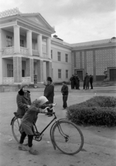 Kazahsztán, Aldabergenovo, (ekkor Subar), Kultúrház., 1968, Bojár Sándor, Fortepan #179693