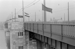 Magyarország, Budapest, Petőfi híd a budai hídfőtől nézve., 1953, Magyar Rendőr, híd, zászló, Fortepan #17970