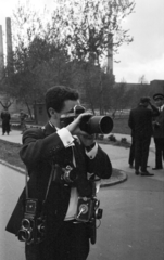 Magyarország, Székesfehérvár, Kabáczy Szilárd fotóriporter, fotóművész., 1965, Bojár Sándor, fényképezőgép, Rollei Rolleiflex, Pentacon-márka, fényképész, Fortepan #179832