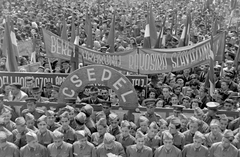 Magyarország, Budapest V., Kossuth Lajos tér, választási nagygyűlés., 1953, Magyar Rendőr, tömeg, tányérsapka, Budapest, ködvágó sapka, Fortepan #17996