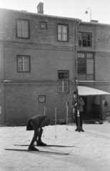 Hungary, Bánkút, Nagyvisnyó, menedékház., 1969, Bojár Sándor, skiing, Fortepan #180106