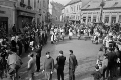 Hungary, Szentendre, Fő (Marx) tér, a Les Globe-trotters (Világjárók) című francia tévé sorozat Le Transfert című epizódjának forgatása., 1966, Bojár Sándor, filming, Fortepan #180198