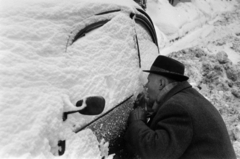 Hungary, Budapest V., Múzeum körút., 1966, Bojár Sándor, Budapest, automobile, snow, winter, Fortepan #180345