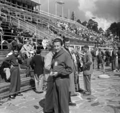 Finnország, Helsinki, XV. nyári olimpiai játékok., 1952, Bojár Sándor, nézőtér, melegítő, sportoló, képarány: négyzetes, Fortepan #180442