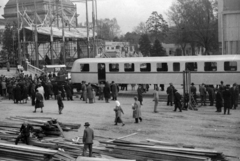 Magyarország, Városliget,Budapesti Nemzetközi Vásár, Budapest XIV., az Iparcsarnok előtti kiállítási területen a Ganz gyárban, a spanyol NORTE cég részére, készített motorkocsi., 1936, Bojár Sándor, Budapest, Fortepan #180496