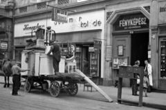 Hungary, Budapest V., Nádor utca, a felvétel 15-ös számú ház előtt készült., 1942, Bojár Sándor, transportation, photographer, Budapest, Frigyes Stühmer chocolate factory, Fortepan #180526