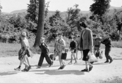 1955, Bojár Sándor, kids, string bag, teacher, Fortepan #180578