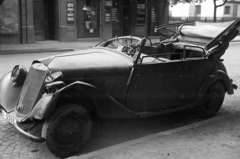 Hungary, Budapest II., a felvétel a Lövőház utca 5., a Gém Garage gépjárműszervíz melletti ház előtt készült., 1948, Bojár Sándor, accident, Mercedes-brand, wreck, automobile, Budapest, convertible, Fortepan #180604