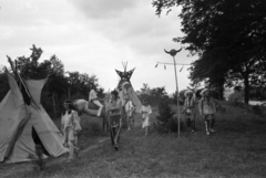 Hungary, Kisoroszi, az indián tábor lakói - Hörcsög, Musztang, Zengő Hang, Ülő Mókus, Szürke Sólyom és Fehér Bagoly., 1966, Bojár Sándor, tent, indian, Fortepan #180685