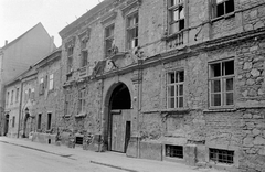 Magyarország, budai Vár, Budapest I., Úri utca 43-47. a Dárda utca és a Lant utca között, a Kapisztrán tér felé nézve., 1955, Magyar Rendőr, utcakép, Budapest, Fortepan #18077