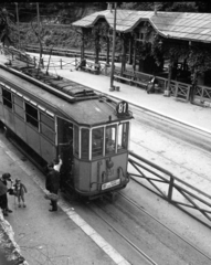 Magyarország, Budapest XII., Zugliget, villamos-végállomás., 1940, Székács András, magyar gyártmány, villamos, villamosmegálló, Ganz-márka, BKVT V-típus, Budapest, viszonylatszám, Fortepan #18176