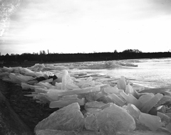 Magyarország,Balaton, Siófok, jégzajlás a mólónál. Leltári jelzet: MMKM TEMGY 2019.1.1. 0131, 1938, Magyar Műszaki és Közlekedési Múzeum / BAHART Archívum, Fortepan #183284