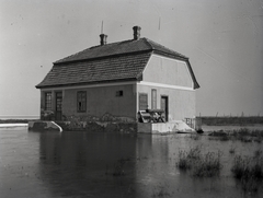 Magyarország, Balatonföldvár, »Balatonföldvári talajvízben álló épület« Leltári jelzet: MMKM TEMGY 2019.1.1. 0900, 1924, Magyar Műszaki és Közlekedési Múzeum / BAHART Archívum, belvíz, Fortepan #183416