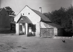 Magyarország,Balaton, Zamárdi, »Zamárdi anyakönyvvezetői hivatal a lebontás előtt, az 1920-as években« Leltári jelzet: MMKM TEMGY 2019.1.1. 1116, 1925, Magyar Műszaki és Közlekedési Múzeum / BAHART Archívum, Fortepan #183492