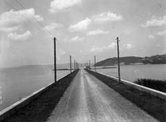 Hungary,Lake Balaton, Szántód, »Elkészült szántódrévi bejáróút a komphoz 1913 körül« Leltári jelzet: MMKM TEMGY 2019.1.1. 1184, 1913, Magyar Műszaki és Közlekedési Múzeum / BAHART Archívum, Lake Balaton, road, Fortepan #183523