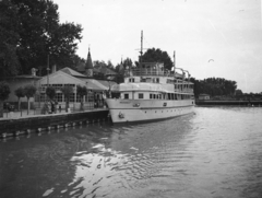 Magyarország,Balaton, Siófok, »MHRT BELOIANNISZ (1952) a siófoki kikötőben« Leltári jelzet: MMKM TEMGY 2019.1.1. 1387, 1955, Magyar Műszaki és Közlekedési Múzeum / BAHART Archívum, Beloiannisz hajó, Fortepan #183599