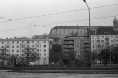 Magyarország, Budapest I., Krisztina körút a Vérmezőnél, szemben az Attila út házai felett az Esztergomi bástya és a Hadtörténeti Múzeum épülete., 1971, Breuer Pál, Budapest, Fortepan #183672