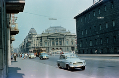 Magyarország, Budapest VII.,Budapest VIII., Rákóczi út a Blaha Lujza tér és a Nemzeti Színház felé nézve, jobbra a Rókus kórház., 1960, Breuer Pál, nemzeti színház, Skoda Octavia, Budapest, színes, Fortepan #183723