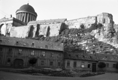 Magyarország, Esztergom, Víziváros, Mindszenty hercegprímás tere és a Várhegyen a Bazilika., 1962, Divéky István, Fortepan #183740