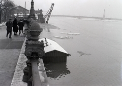 Magyarország, Budapest IX., az áradó Duna a Fővám tér felől a Petőfi (Horthy Miklós) híd felé nézve., 1941, Divéky István, árvíz, Duna, Budapest, Fortepan #183791