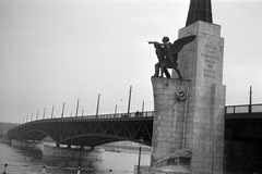 Magyarország, Budapest XI.,Budapest IX., Petőfi (Horthy Miklós) híd budai hídfő, Haditengerészeti Hősi Emlékmű., 1943, Divéky István, Budapest, Fortepan #183843