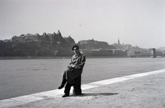 Hungary, Budapest V.,Budapest I., pesti alsó rakpart, háttérben a budai Vár és a Széchenyi Lánchíd., 1940, Divéky István, student, Budapest, Fortepan #183870