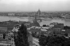 Magyarország, budai Vár, Budapest I., kilátás a Halászbástyáról a Parlament felé, a Szilágyi Dezső téri református templom takarásában a Kossuth híd még bontásra váró maradványa., 1960, Dömölky Etelka, Budapest, látkép, Fortepan #183924