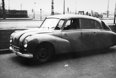 Magyarország, Budapest XIII., Váci út - Róbert Károly körút sarok, Árpád híd pesti hídfő. Tatra T-87 személygépkocsi., 1957, Jankovszky György, közlekedés, jármű, autóbusz, csehszlovák gyártmány, Tatra-márka, automobil, rendszám, Tatra 87, Budapest, Fortepan #18395