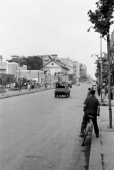 Románia, Konstanca, Bulevardul Tomis (Traian) a Strada Dragoș Vodă sarkától a Bulevardul Ferdinand (Republicii) felé nézve., 1962, Dömölky Etelka, Fortepan #183978