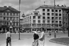 Slovakia, Bratislava, Hviezdoslavovo námestie (Kossuth Lajos tér) a Rybárska brána (Halászkapu utca) felé nézve., 1963, Dömölky Etelka, Fortepan #184003