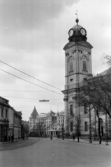 Magyarország, Debrecen, Kálvin tér, jobbra a Református Nagytemplom, középen a háttérben az Aranybika Szálloda., 1962, Ferencz Zoltán Zénó, Fortepan #184183