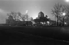 Magyarország, Budapest XIV., Hősök tere, szemben a Műjégpálya épülete., 1960, Ferencz Zoltán Zénó, korcsolyázás, Budapest, Fortepan #184240