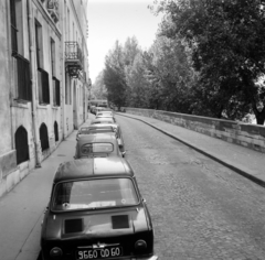 Franciaország, Párizs, Szent Lajos-sziget, a Quai d'Anjou a 21. számú háztól a Pont Marie felé nézve., 1967, Fortepan/Album036, Fortepan #184347